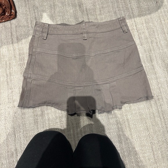 Development Gray Miniskirt - Picture 2 of 3